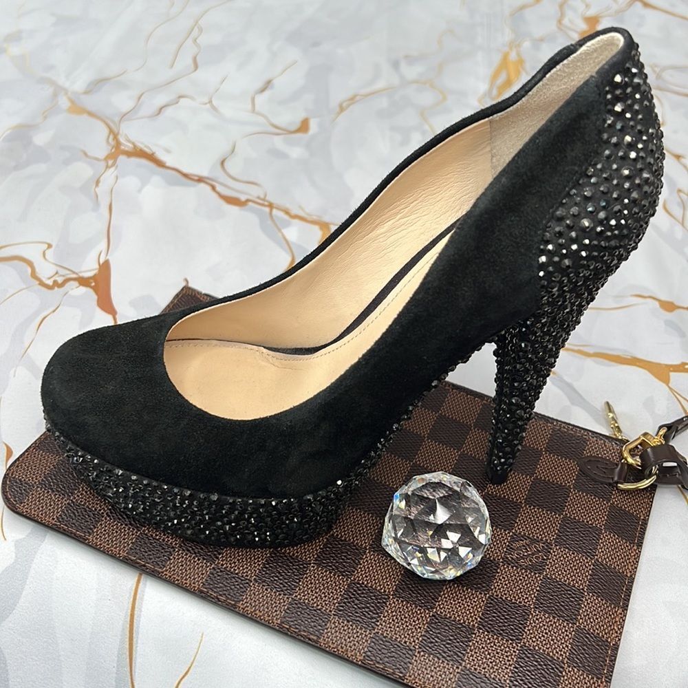 Enzo Angiolini black rhinestone pumps show stopper